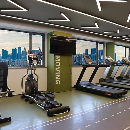 Holiday Inn Shanghai Huaxia By Ihg - Overlooking City Scenery At Sky View Restaurant エクステリア 写真