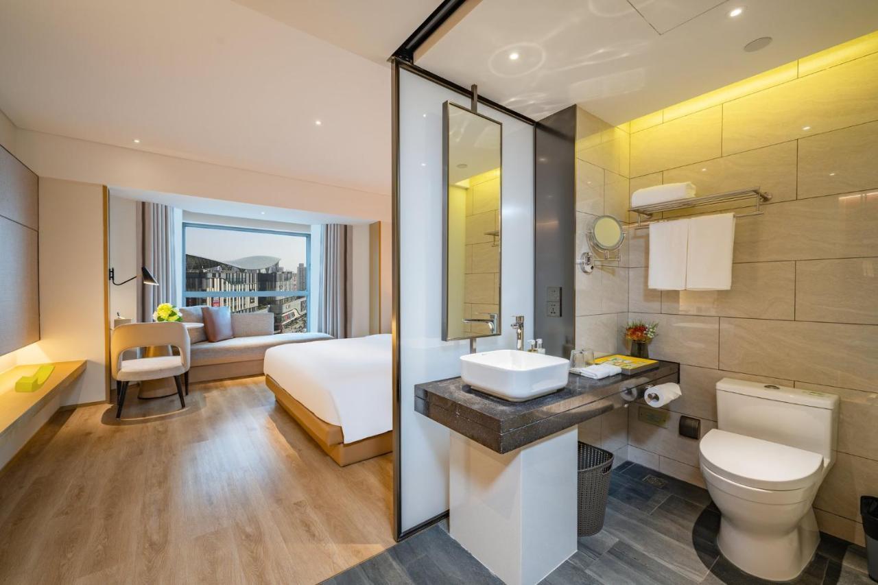Holiday Inn Shanghai Huaxia By Ihg - Overlooking City Scenery At Sky View Restaurant エクステリア 写真