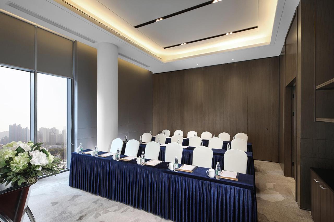 Holiday Inn Shanghai Huaxia By Ihg - Overlooking City Scenery At Sky View Restaurant エクステリア 写真