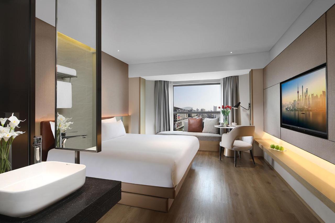 Holiday Inn Shanghai Huaxia By Ihg - Overlooking City Scenery At Sky View Restaurant エクステリア 写真
