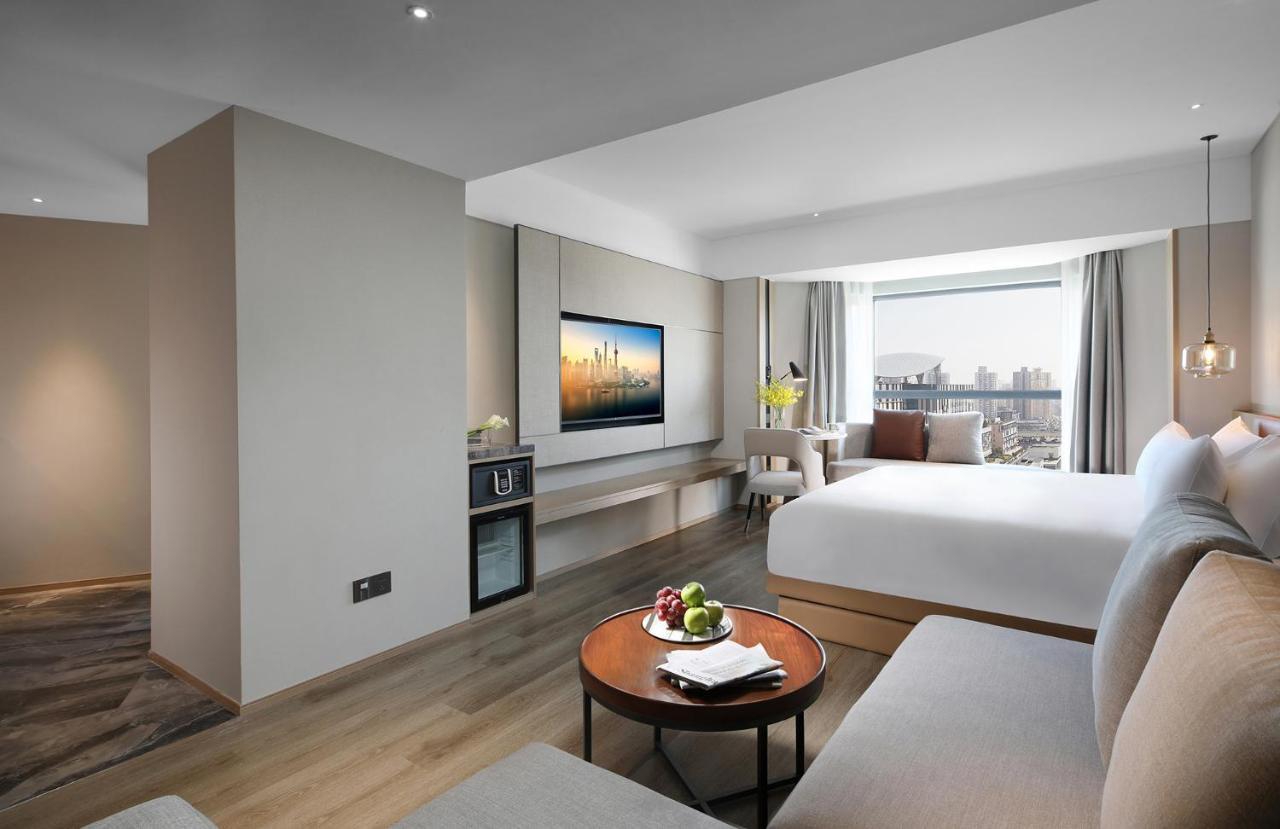 Holiday Inn Shanghai Huaxia By Ihg - Overlooking City Scenery At Sky View Restaurant エクステリア 写真