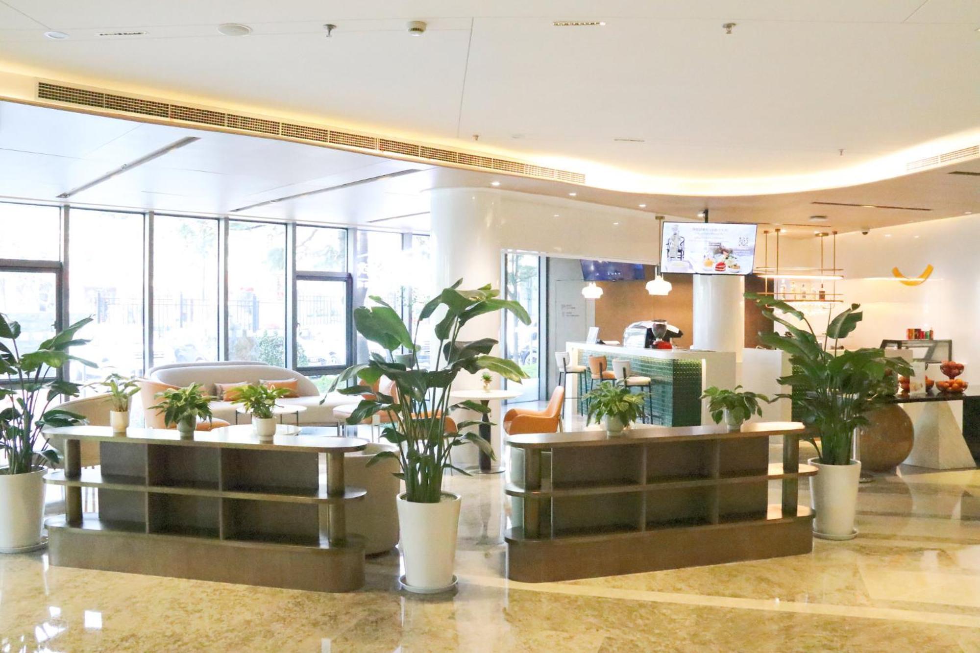 Holiday Inn Shanghai Huaxia By Ihg - Overlooking City Scenery At Sky View Restaurant エクステリア 写真