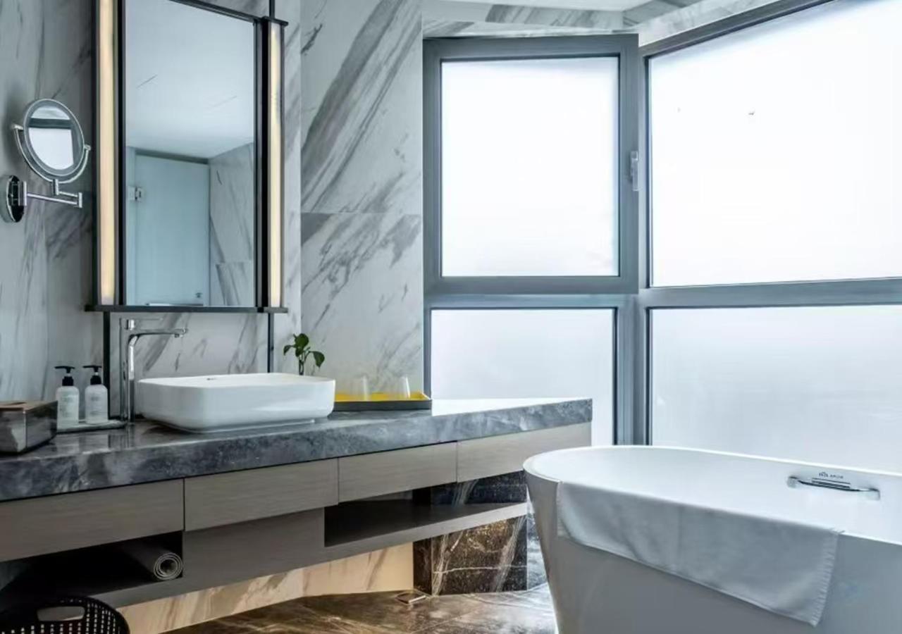 Holiday Inn Shanghai Huaxia By Ihg - Overlooking City Scenery At Sky View Restaurant エクステリア 写真