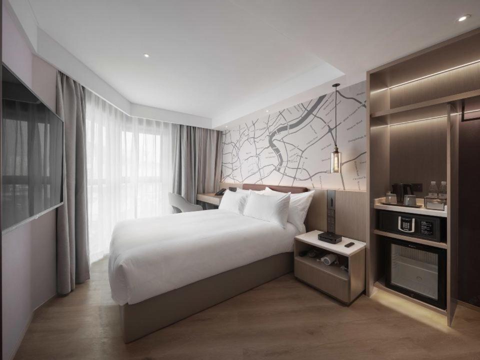 Holiday Inn Shanghai Huaxia By Ihg - Overlooking City Scenery At Sky View Restaurant エクステリア 写真