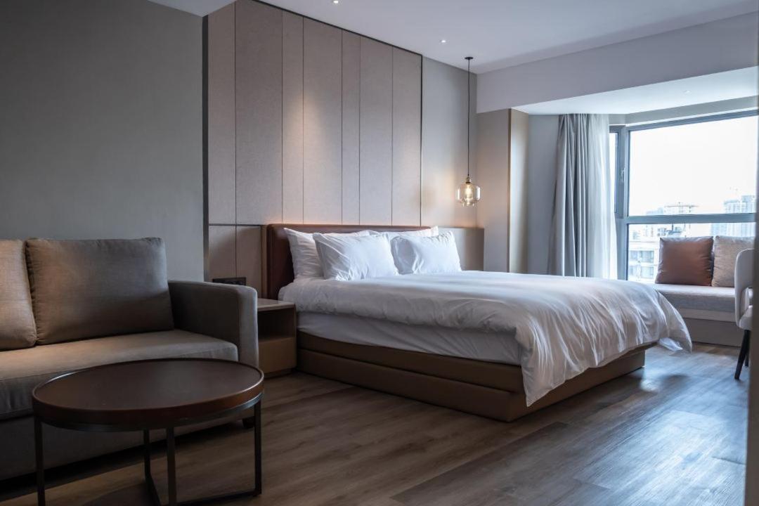 Holiday Inn Shanghai Huaxia By Ihg - Overlooking City Scenery At Sky View Restaurant エクステリア 写真